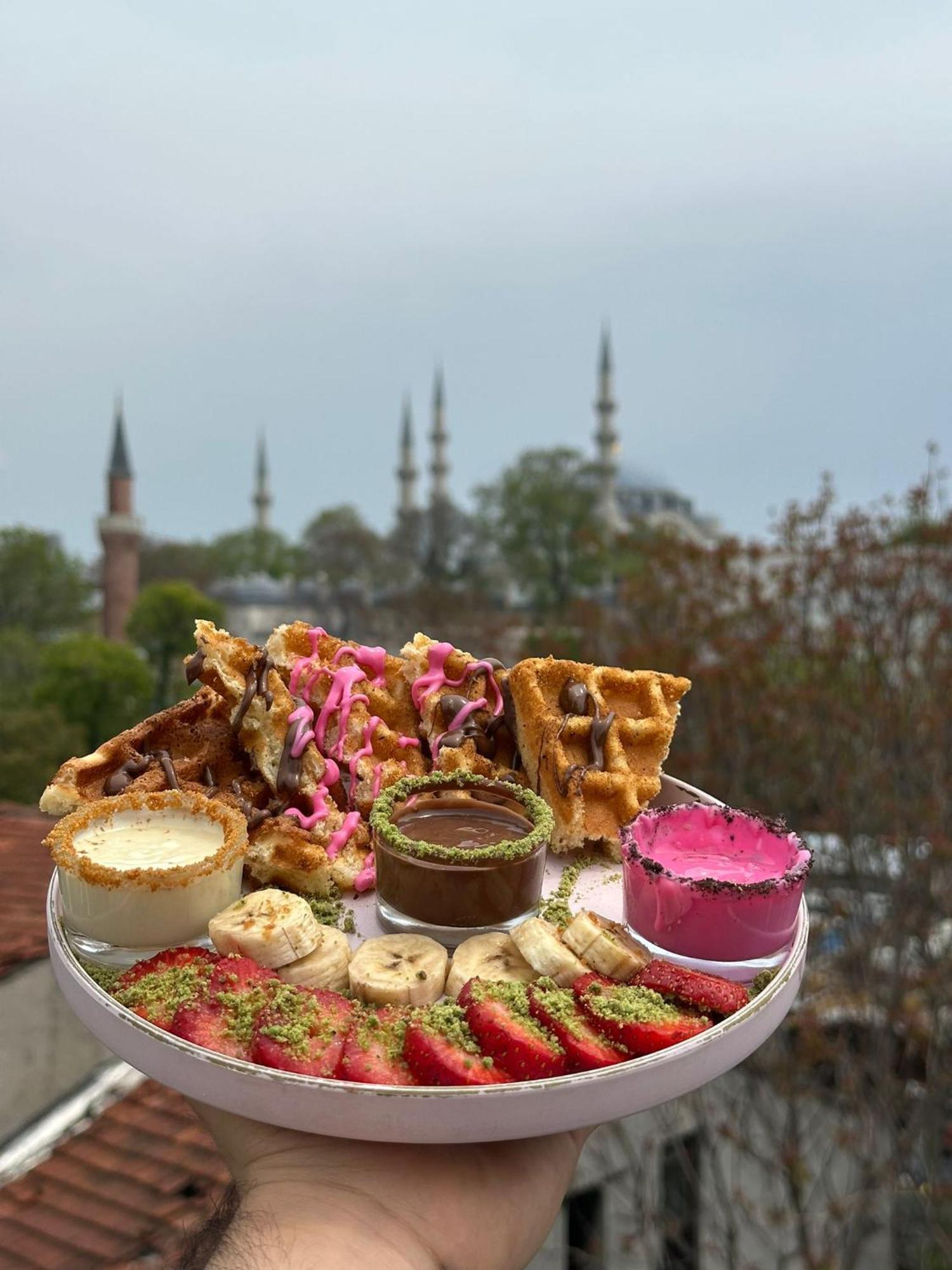 Guler Palas Hotel Istanbul Exterior photo